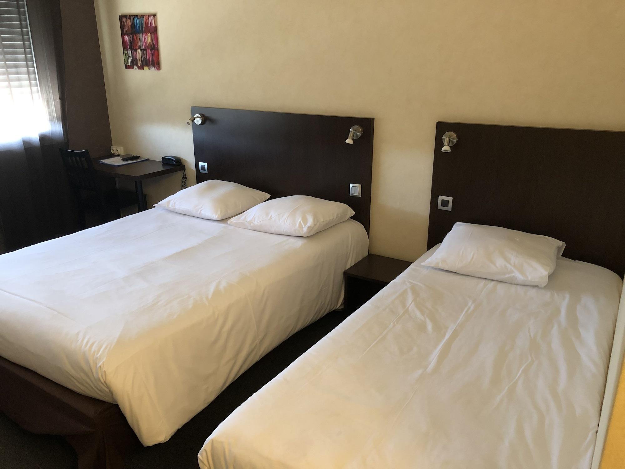 Adonis Lyon Est Hotel Artys Saint-Priest-en-Jarez Exterior photo