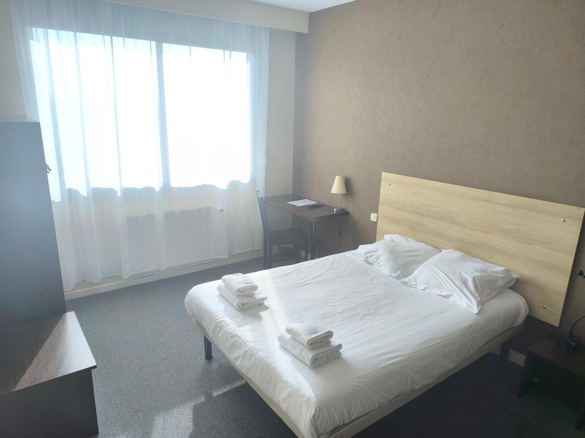 Adonis Lyon Est Hotel Artys Saint-Priest-en-Jarez Exterior photo